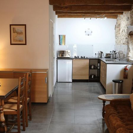 Les Deux Lievres Villefranche-de-Rouergue Exterior foto