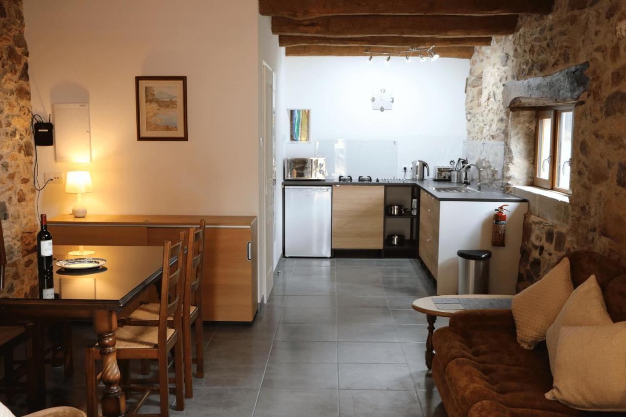 Les Deux Lievres Villefranche-de-Rouergue Exterior foto