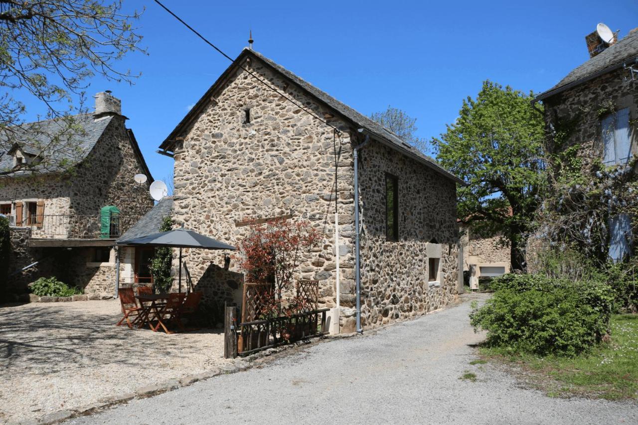 Les Deux Lievres Villefranche-de-Rouergue Exterior foto