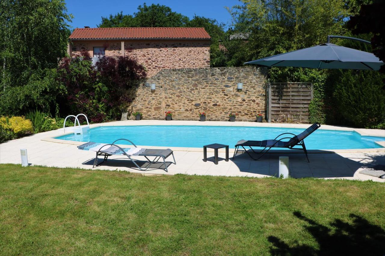 Les Deux Lievres Villefranche-de-Rouergue Exterior foto